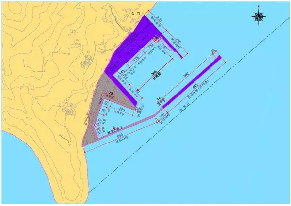 The new port and airport of Ulleung Island will be located on the coast of Sadong-ri (Jangheung village) to improve accessibility to the island by Ulleng-gun. Ulleung Port is under construction and set to be completed in 2019. Ulleung Airport is supposed to be completed by 2022; however, it has been delayed because of the difficulty in obtaining materials for its construction.